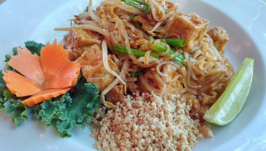 Order Pad Thai Noodle food online from Kamrai Thai & Sushi House store, Lemont on bringmethat.com