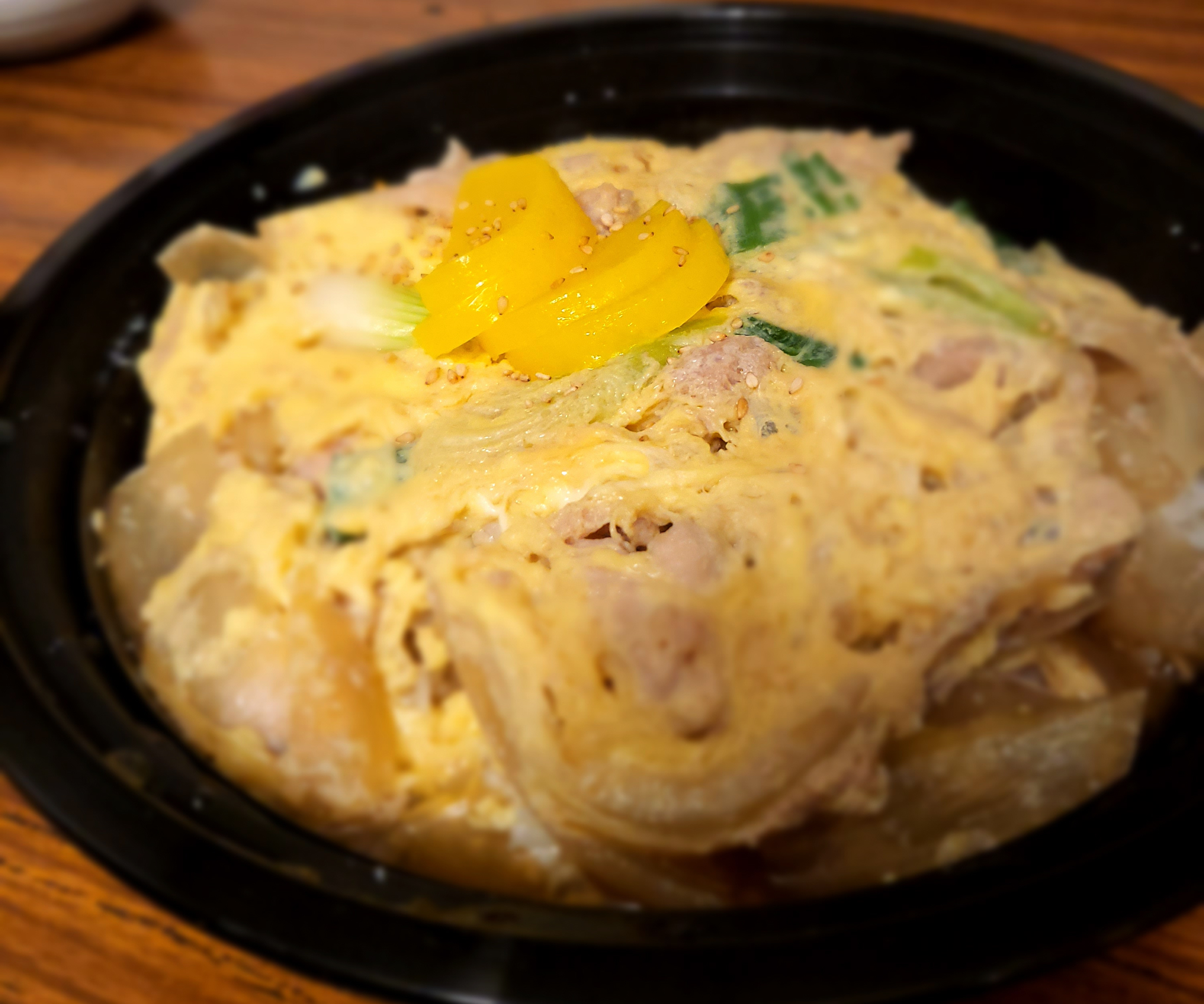 Order Oyakko Doburi food online from Azuma Japanese Cuisine store, Cupertino on bringmethat.com