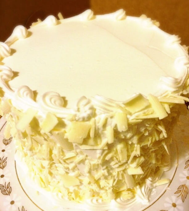 Order 6" Round Bavarian Cream Cake food online from Pastries By Nancy store, Altadena on bringmethat.com