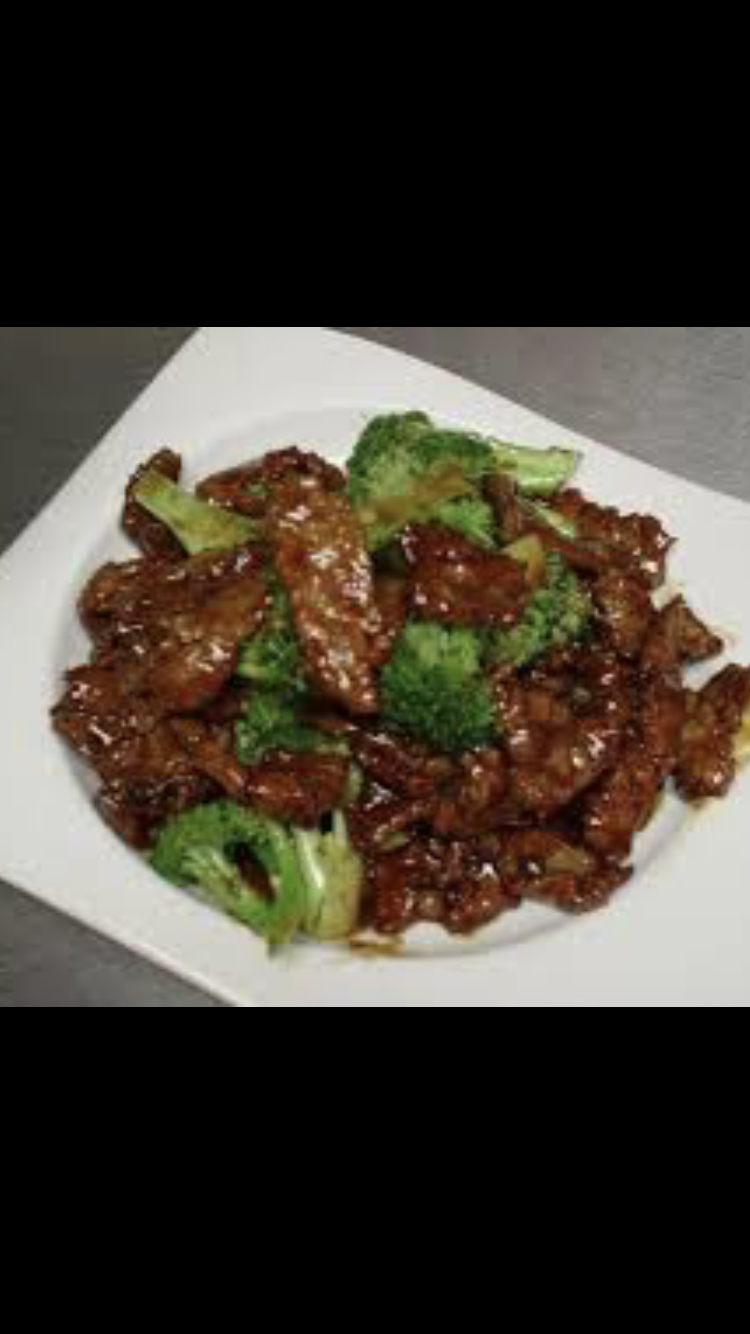 Order 56. Beef with Broccoli food online from Chopsticks store, Ann Arbor on bringmethat.com