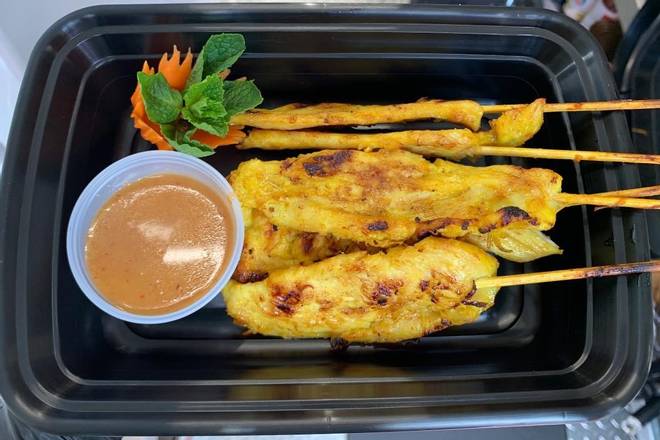 Order Chicken Satay (4 pcs) food online from PP Thai Foodcart store, Portland on bringmethat.com
