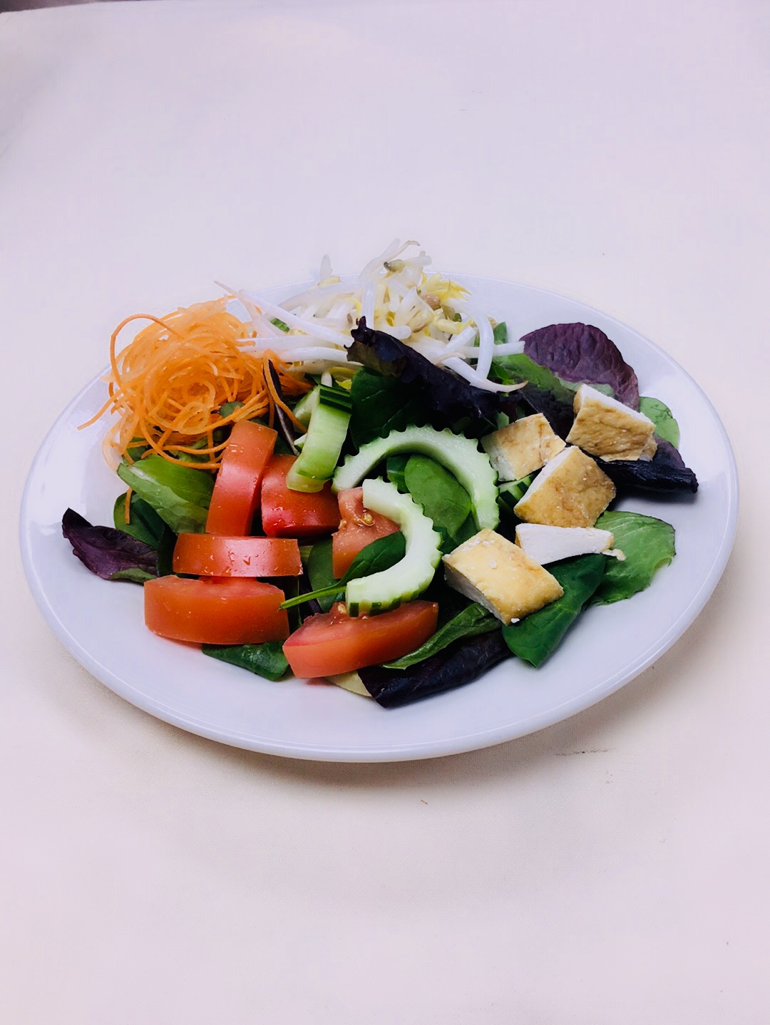 Order Green Salad food online from 22 Thai Cuisine store, New York on bringmethat.com