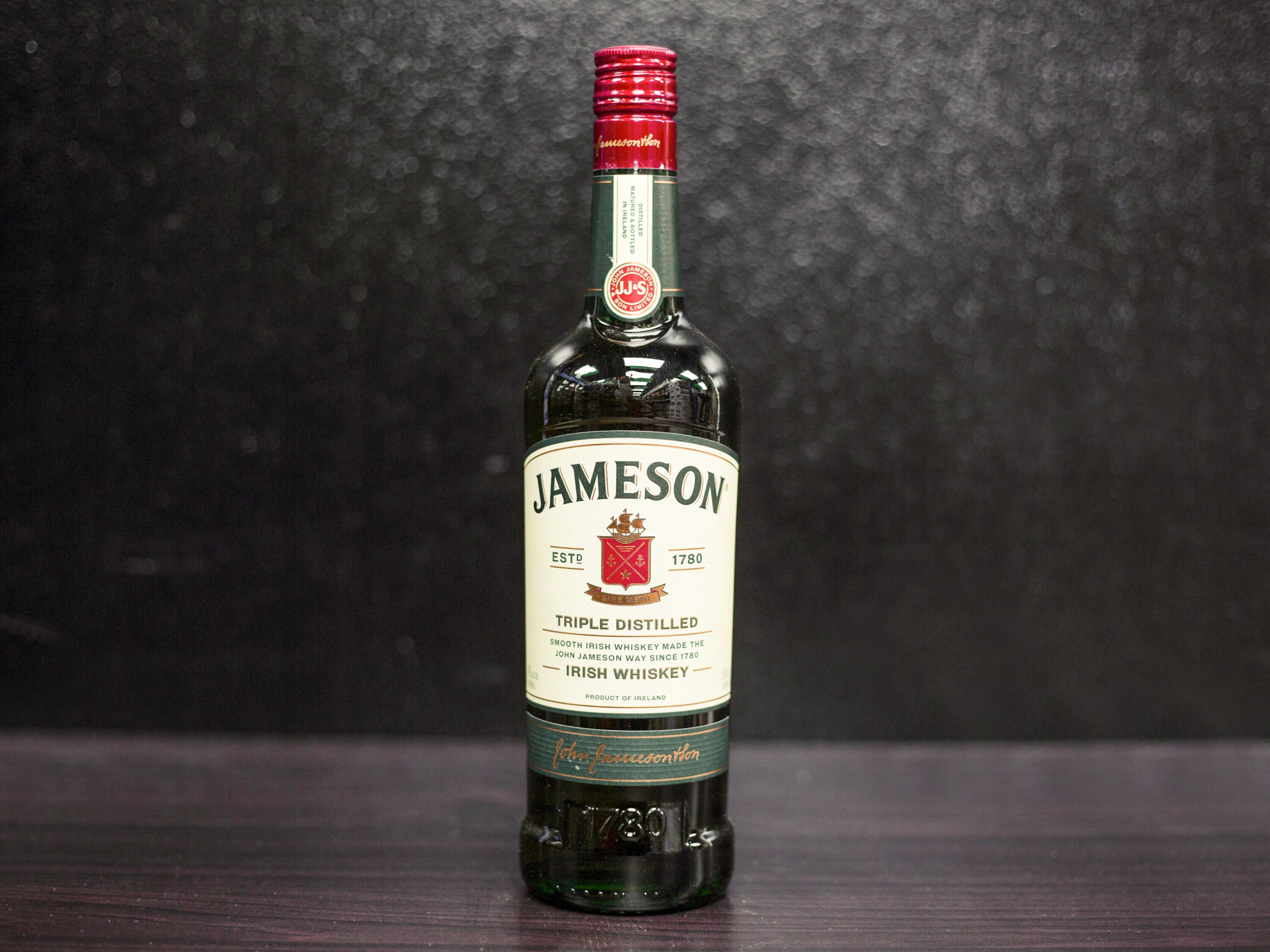 Order Jameson Irish Whisky 375ml food online from Tony Liquor Store store, Chicago Ridge on bringmethat.com