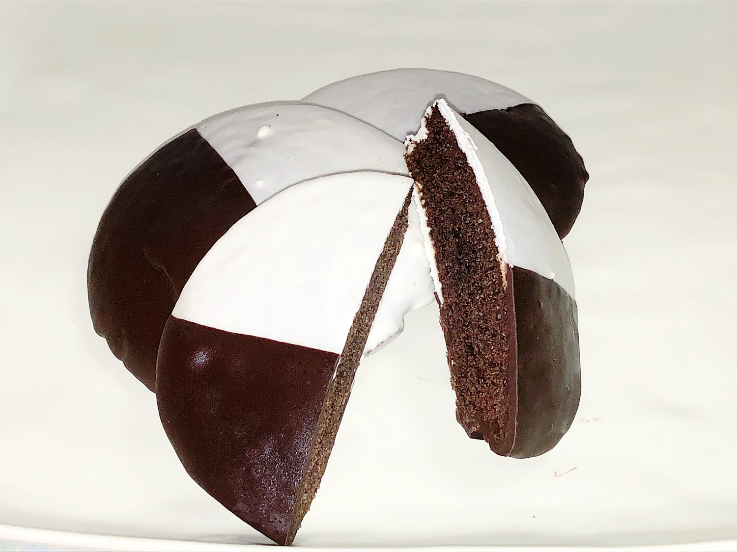 Order Black and White Cookie food online from An Xuyen Bakery store, Portland on bringmethat.com