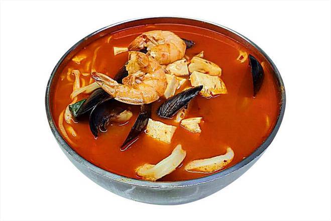 Order Spicy Noodles Soup with Soft Tofu and Seafood (Haemul Sundubu Kalguksu)해물순두부칼국수 food online from Halmae Noodle 할매칼국수 store, Palisades Park on bringmethat.com