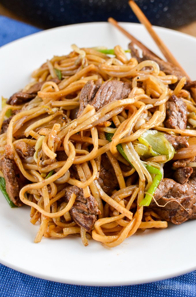 Order Beef Chow Mein 牛炒面 food online from Rose Garden store, Puyallup on bringmethat.com