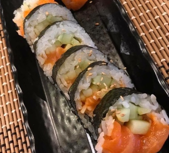 Order Spicy Salmon Roll food online from Kazuki Sushi store, Los Angeles on bringmethat.com