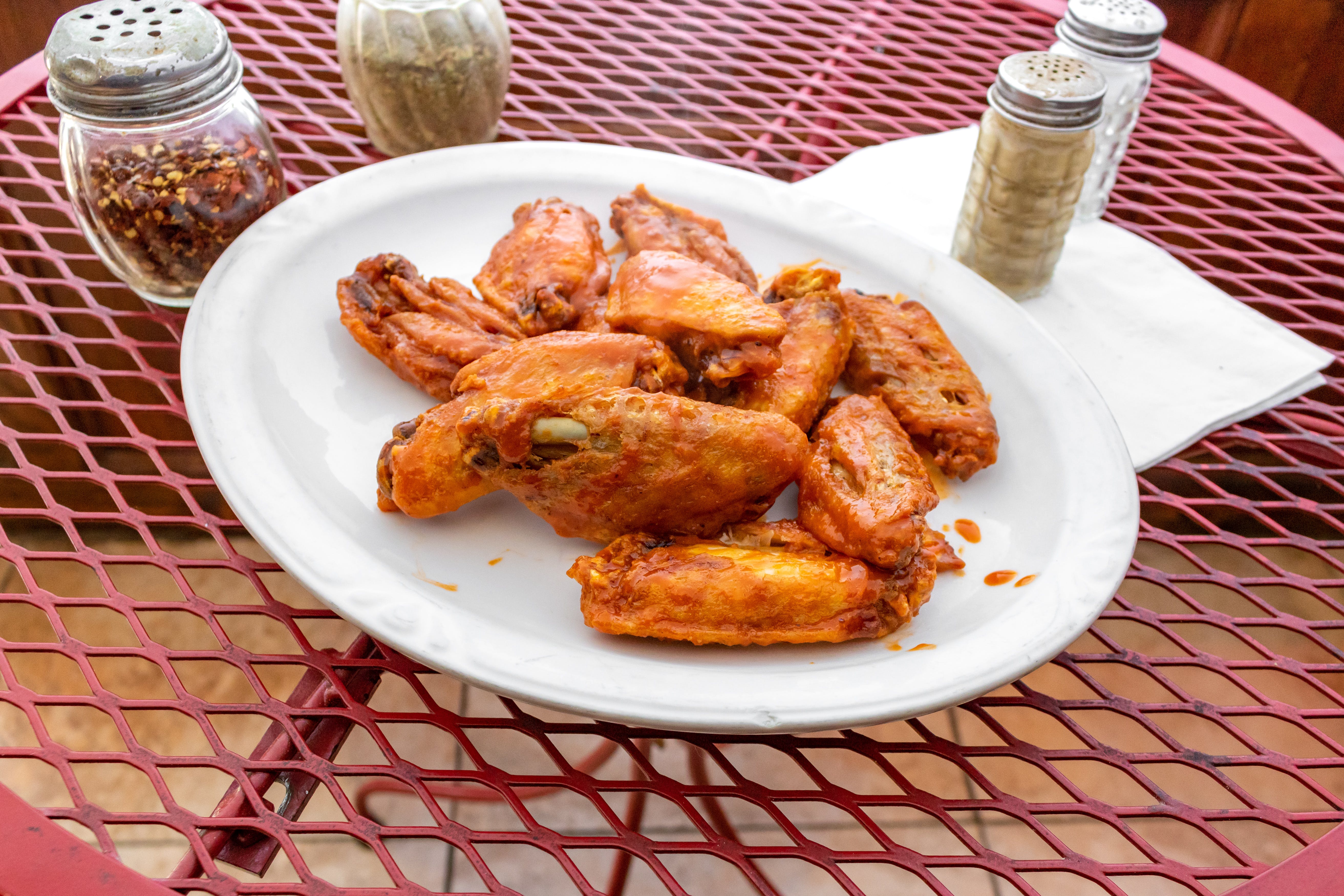 Order Jumbo Wings - 10 Pieces food online from Massimo Pizzeria store, Southampton on bringmethat.com