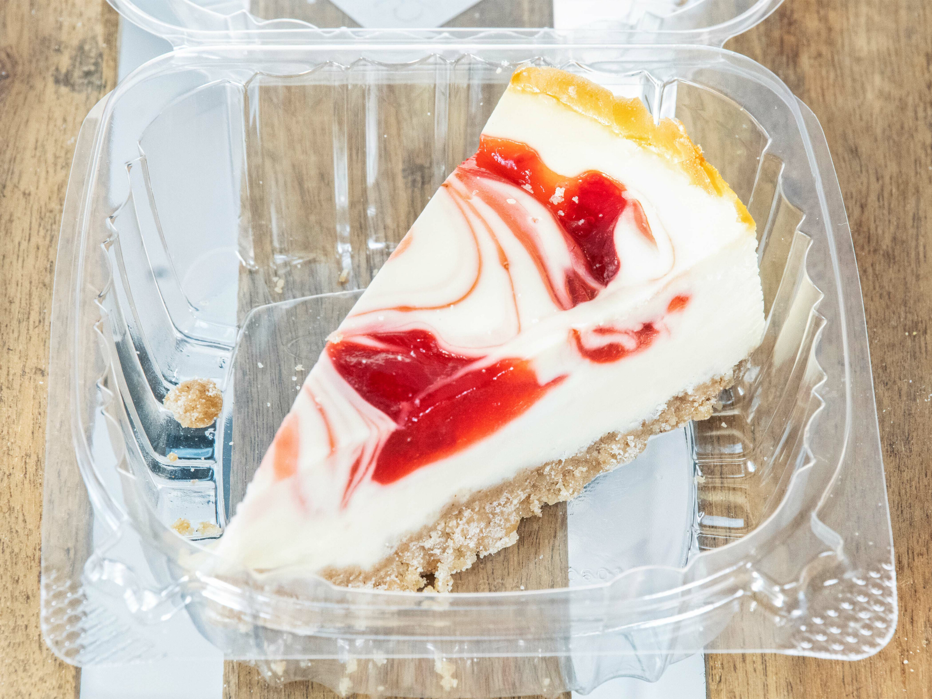 Order Cheesecake  food online from Luna's Chicken N Seafood store, Kansas City on bringmethat.com