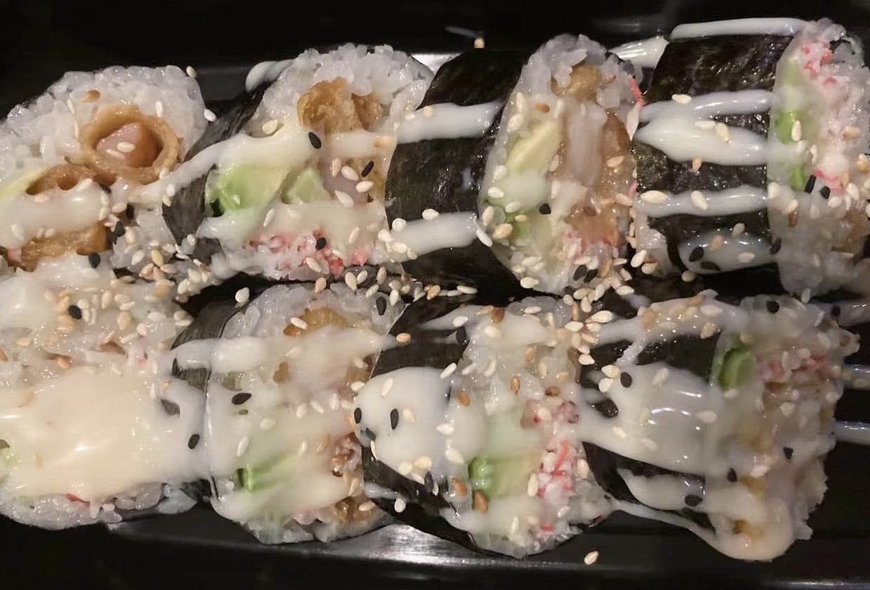 Order 7. Oregon Roll food online from Buffet Dynasty store, Forest Grove on bringmethat.com