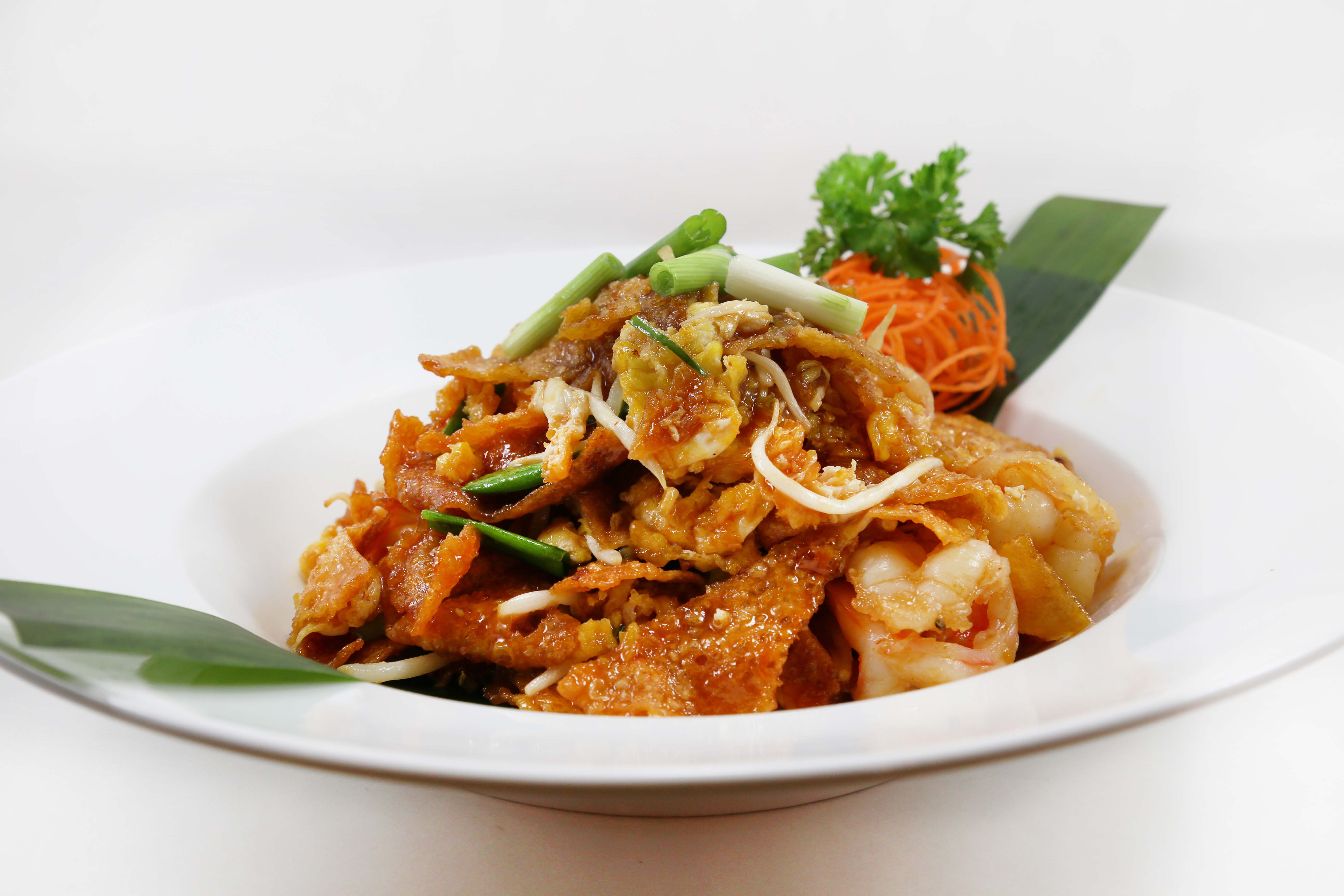 Order 81. Crispy Wonton Pad Thai food online from Eto'O Modern Asian Cuisine store, Chicago on bringmethat.com