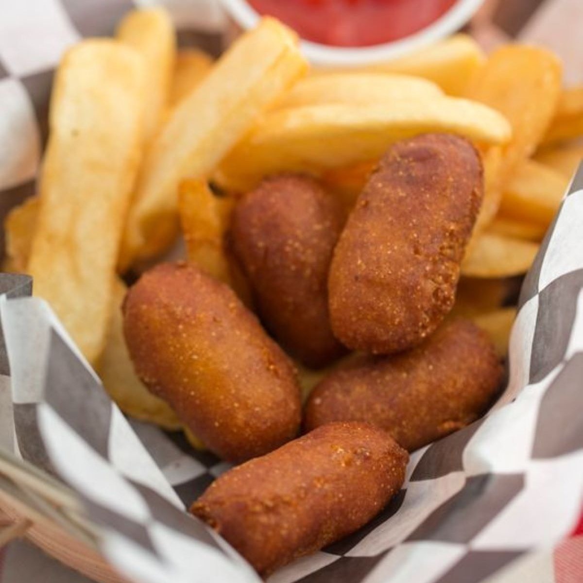 Order Mini Corn Dogs (5) food online from Huey's Collierville store, Collierville on bringmethat.com