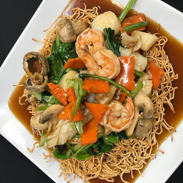 Order Seafood Chow Mein food online from Sakura Asian Fusion store, Kissimmee on bringmethat.com