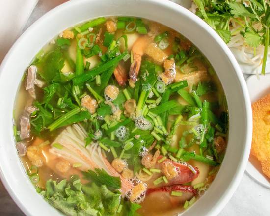 Order M70- Special Combination Ramen (Mi Thap Cam) food online from I Luv Pho Snellville store, Snellville on bringmethat.com