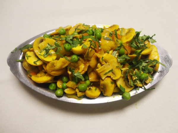 Order Mushroom Matar  food online from Mantra Indian Cuisine  store, Ontario on bringmethat.com