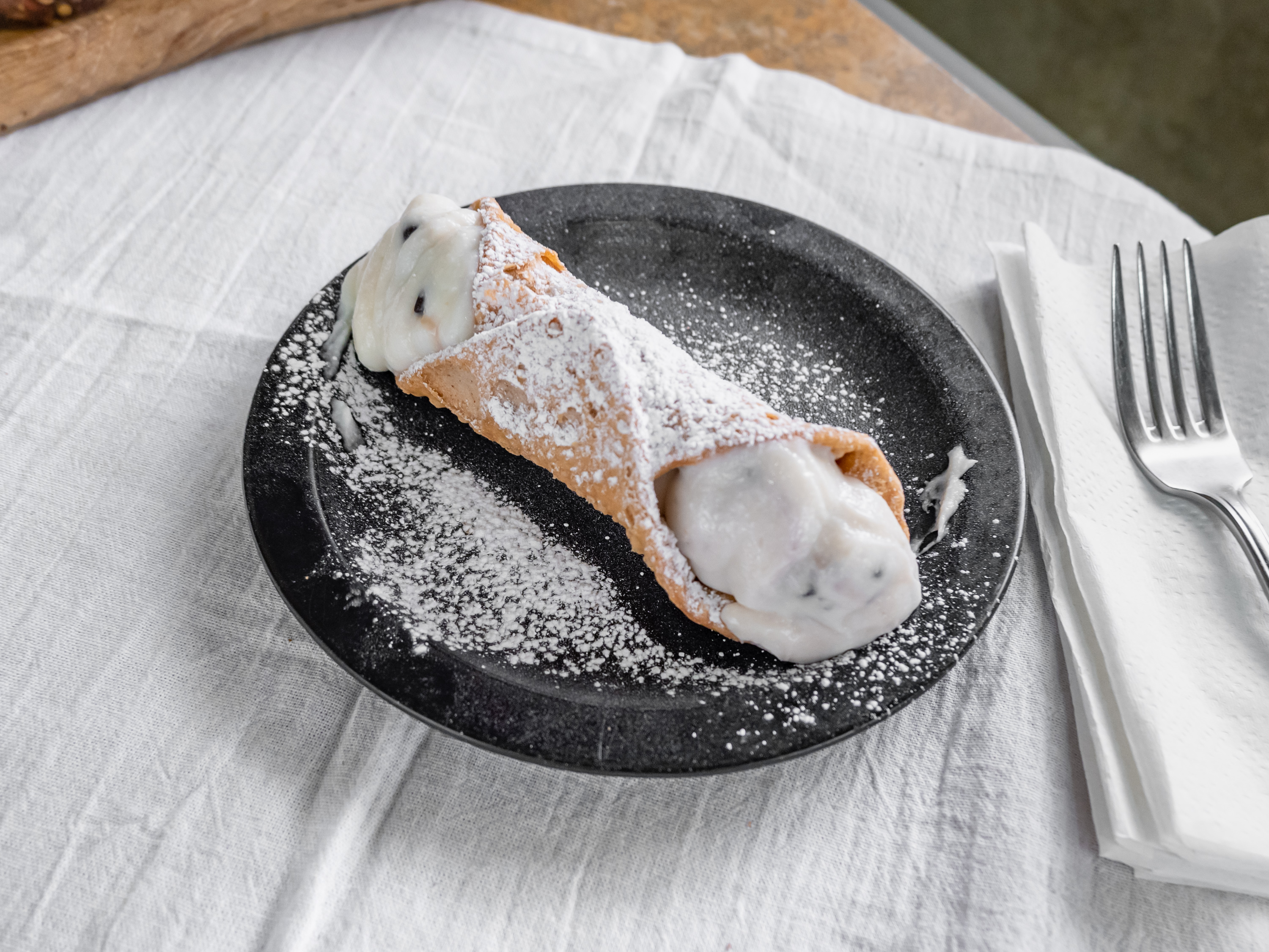 Order Cheese Cannoli food online from Enzo's Pizzeria store, Langhorne on bringmethat.com