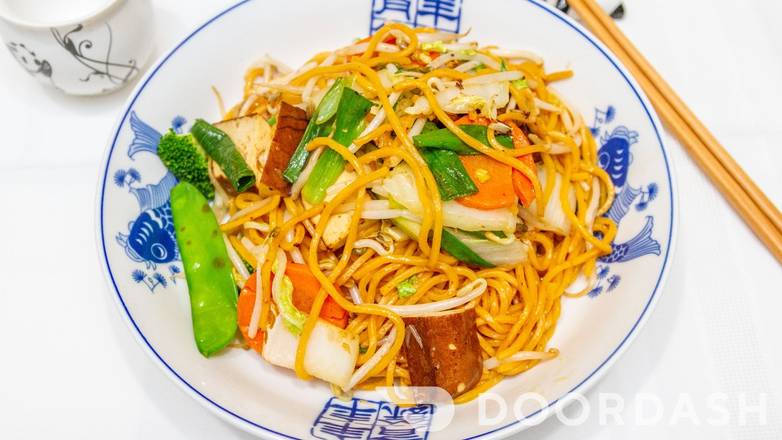 Order Classic Lo Mein food online from Lulu's Noodles store, Pittsburgh on bringmethat.com