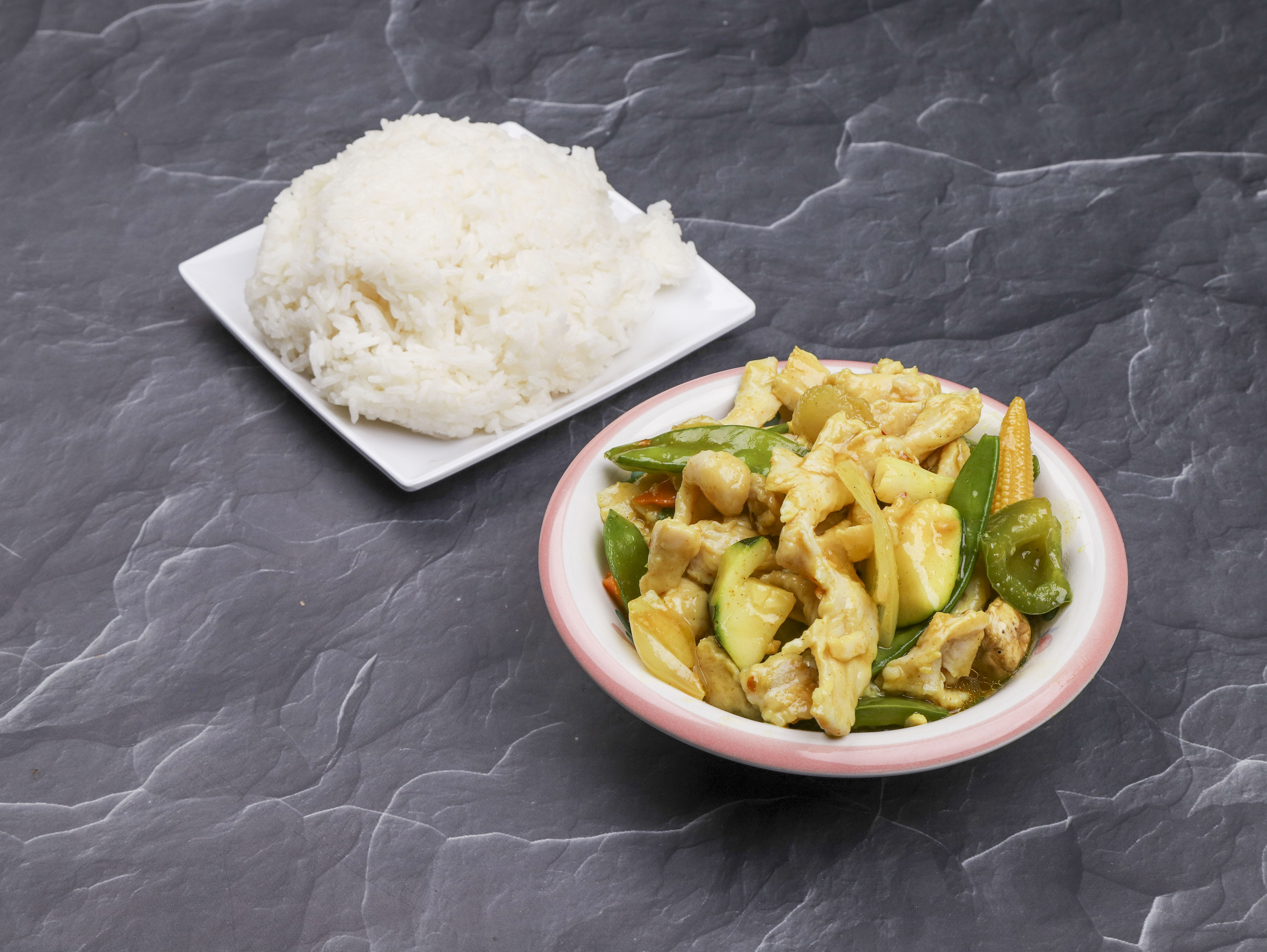 Order Curry Chicken with Onions food online from East Wok store, West Palm Beach on bringmethat.com