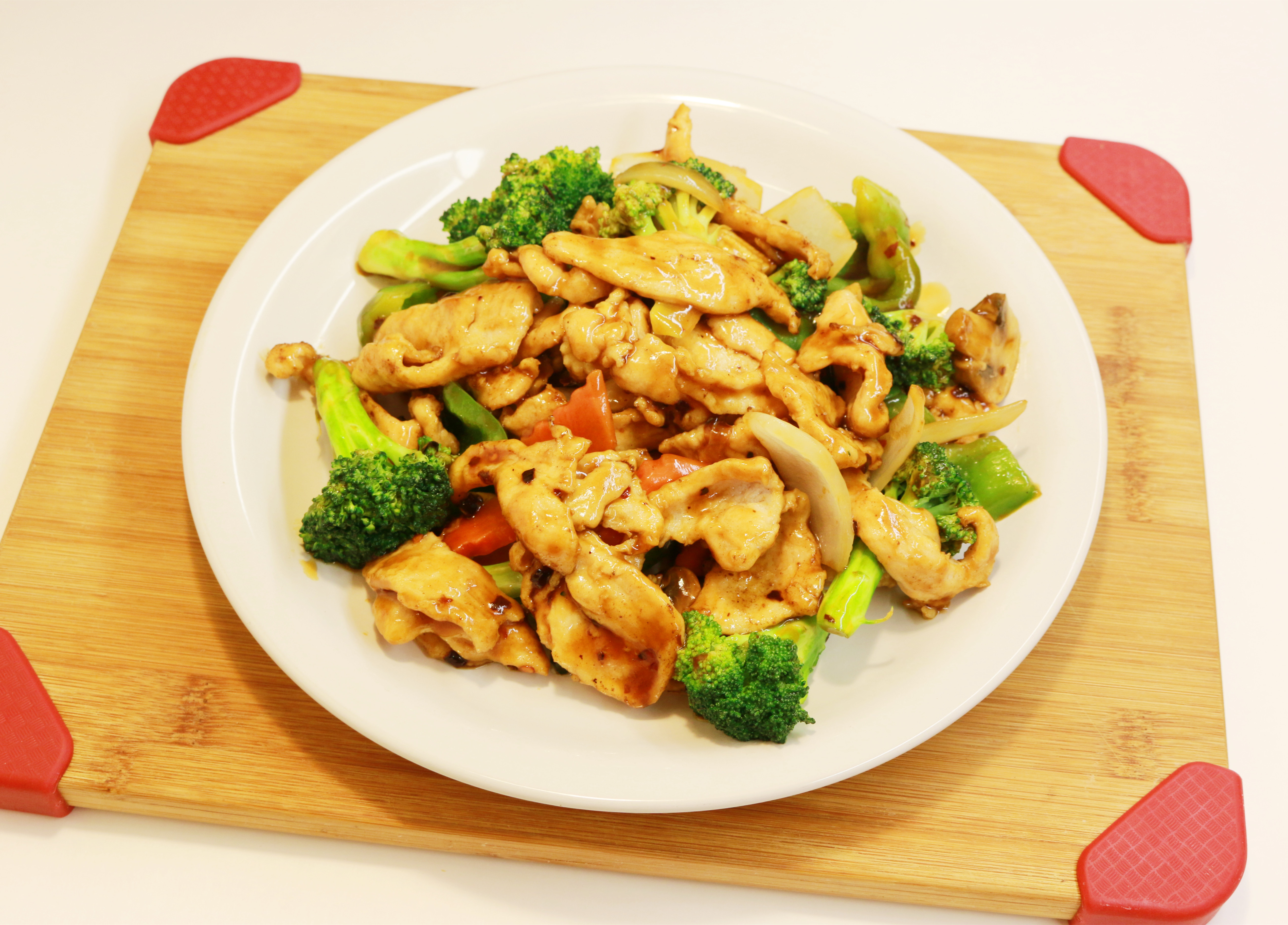Order Large Chicken with Broccoli food online from Lucky Wok Chinese Kitchen store, Garden City on bringmethat.com