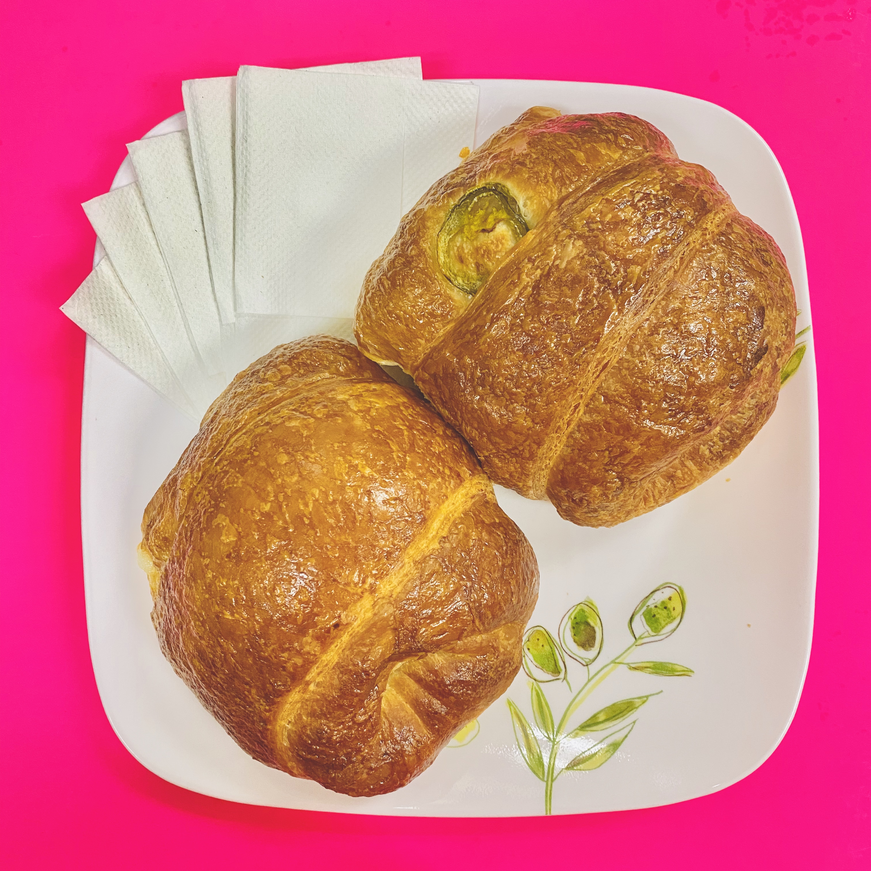 Order Ham & Cheese Croissant food online from K-Inn Donuts store, Paramount on bringmethat.com