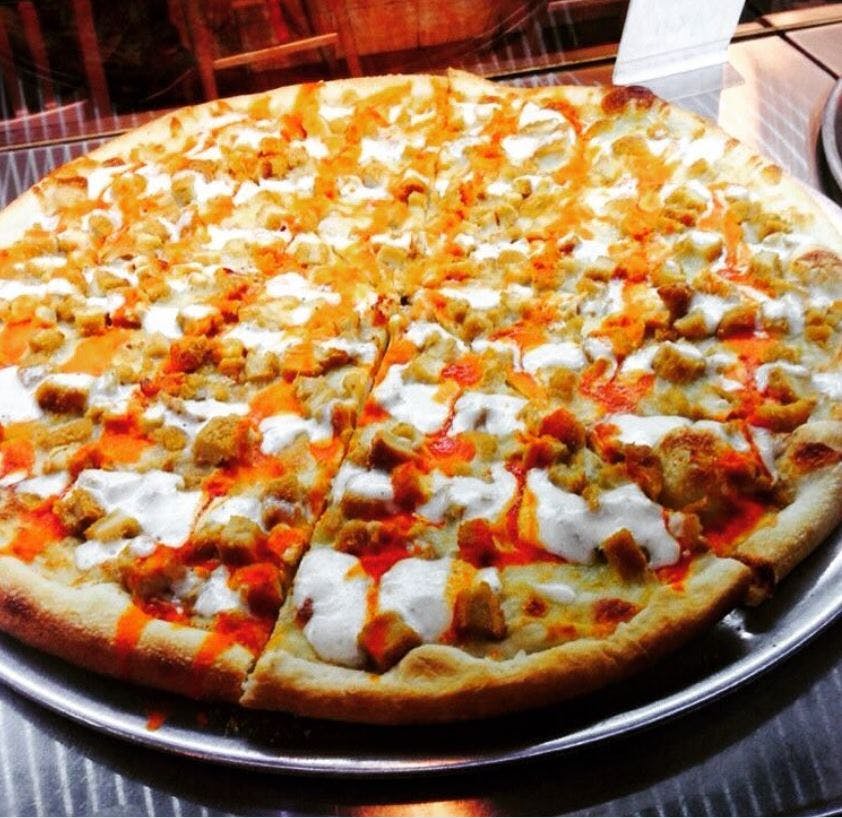 Order Spicy Buffalo Pizza - Medium food online from Not Ray Pizza store, Brooklyn on bringmethat.com
