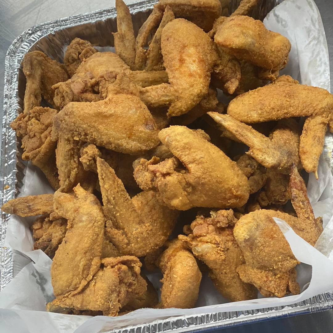 Order 20 Wings food online from Sharks Fish & Chicken store, Decatur on bringmethat.com