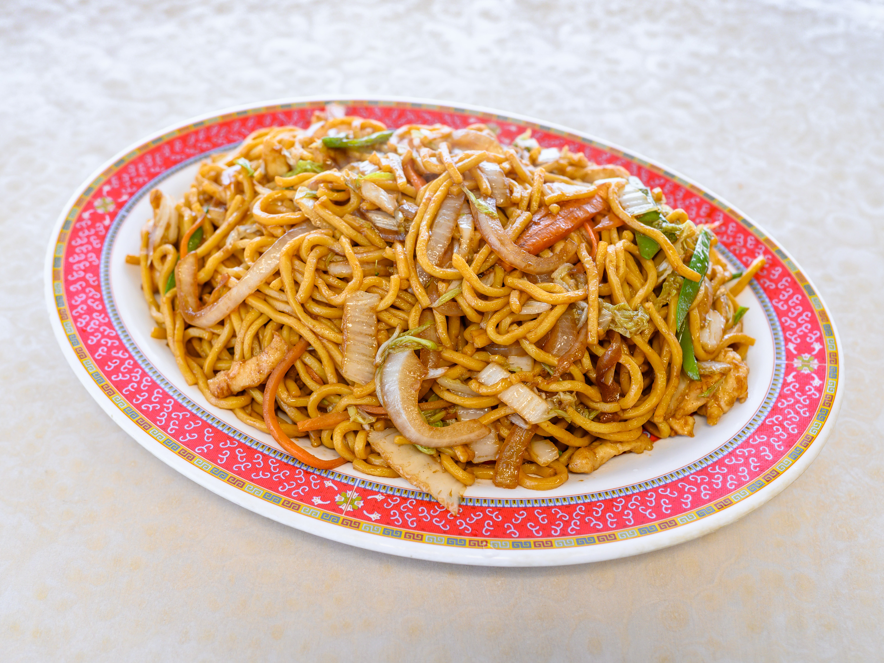 Order 40. Chicken Lo Mein food online from Lucky Chinese Restaurant store, Richmond on bringmethat.com
