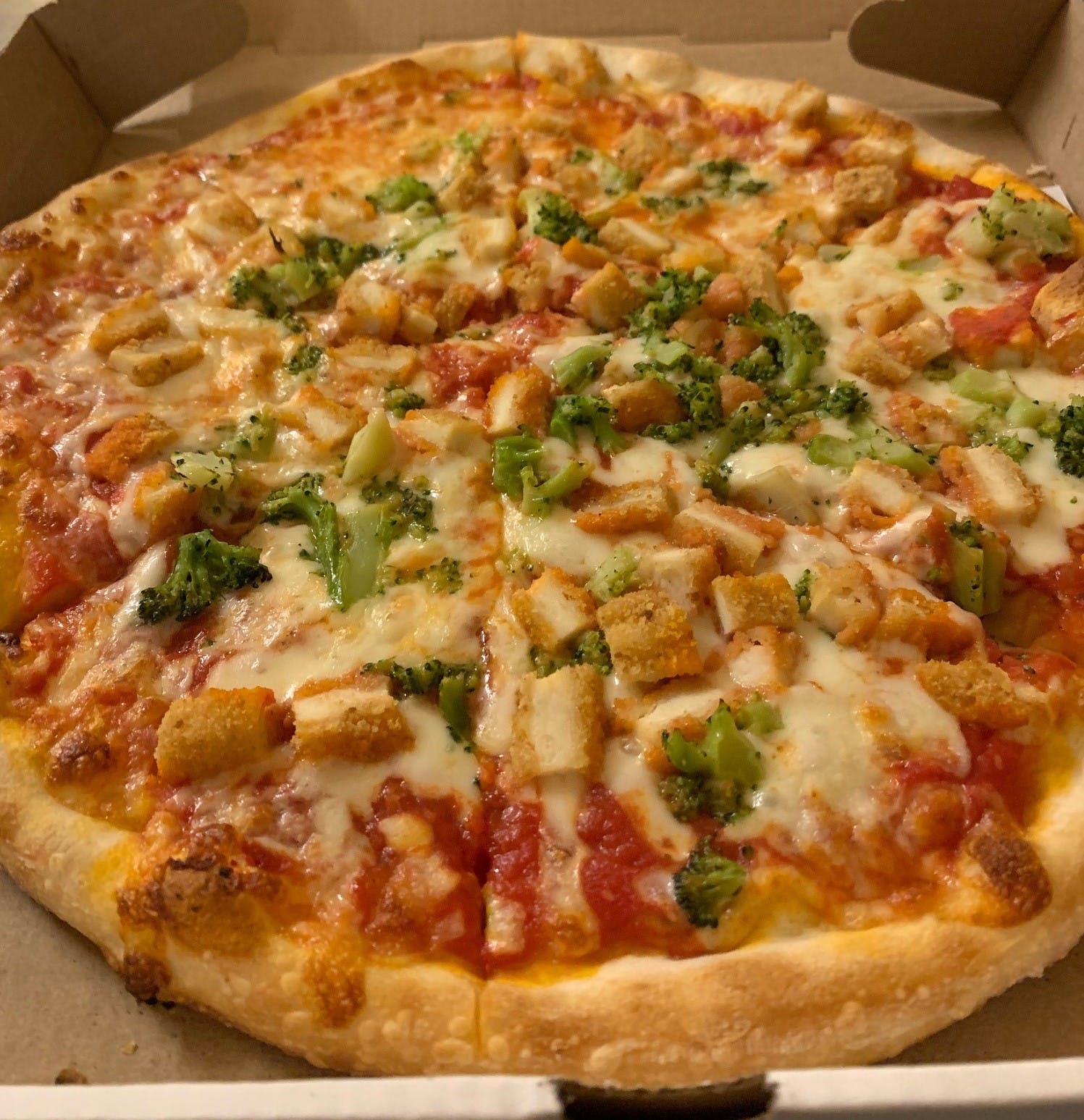 Order Chicken & Broccoli Pizza - Personal 12'' food online from Bricklyn Pizza store, Brooklyn on bringmethat.com