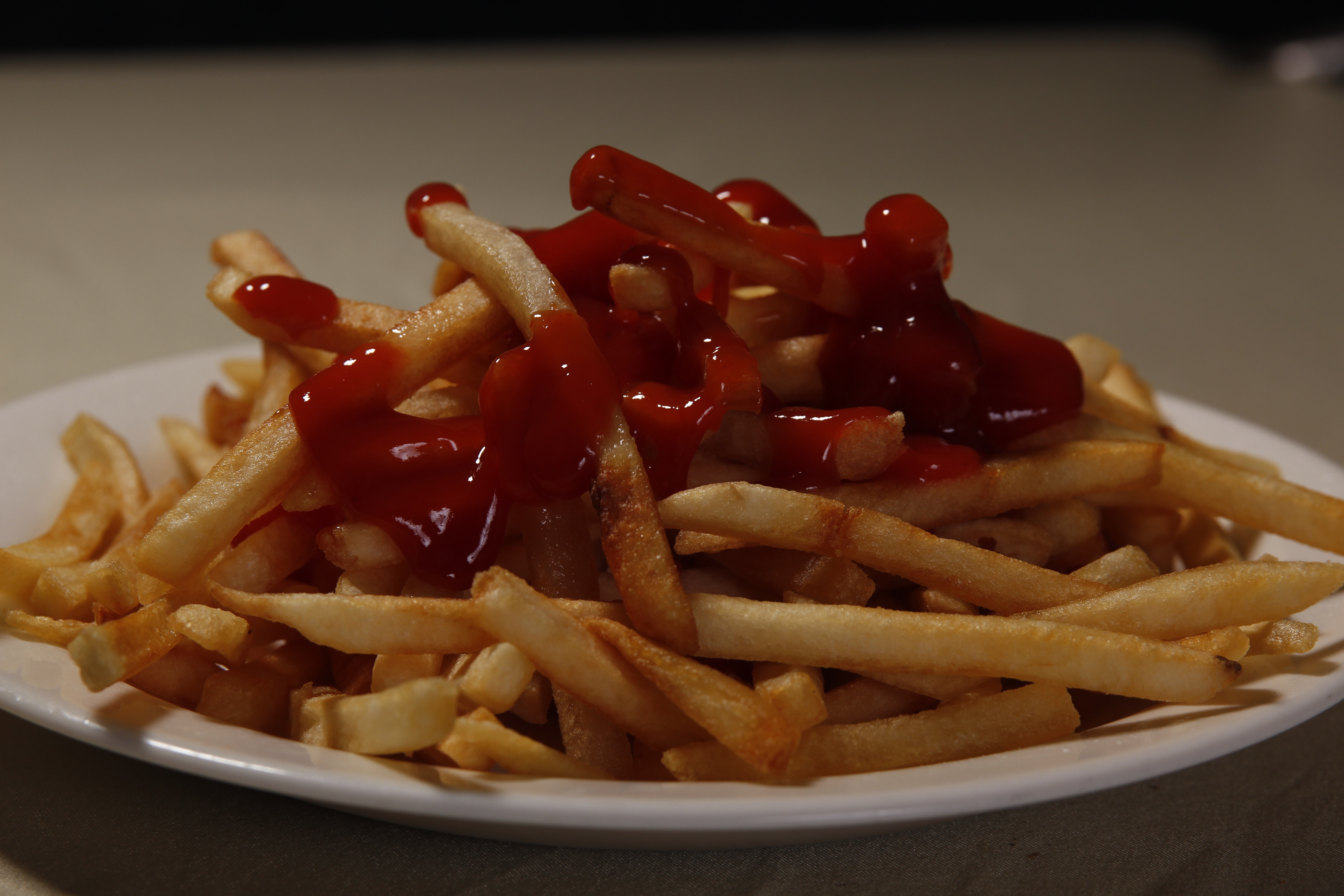 Order French Fries food online from Sutton cafe store, New York on bringmethat.com