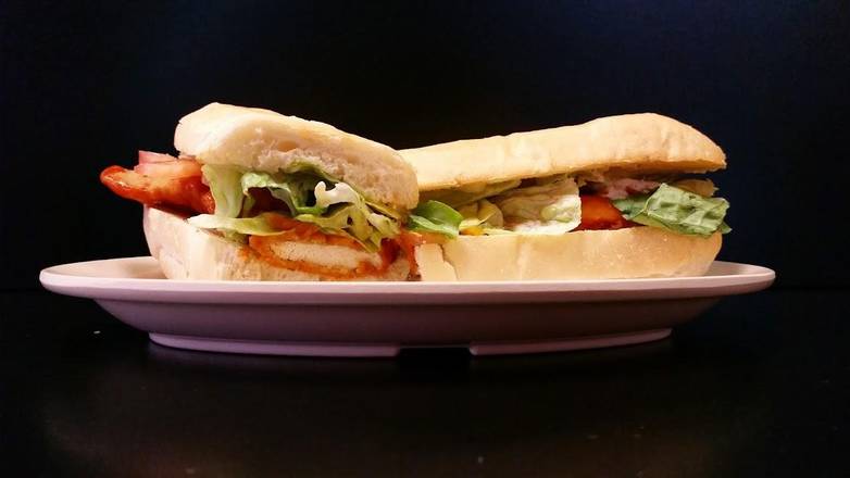 Order Spicy Chicken & Ranch Sandwich food online from St. Louis Pizza and Wings store, St. Louis on bringmethat.com