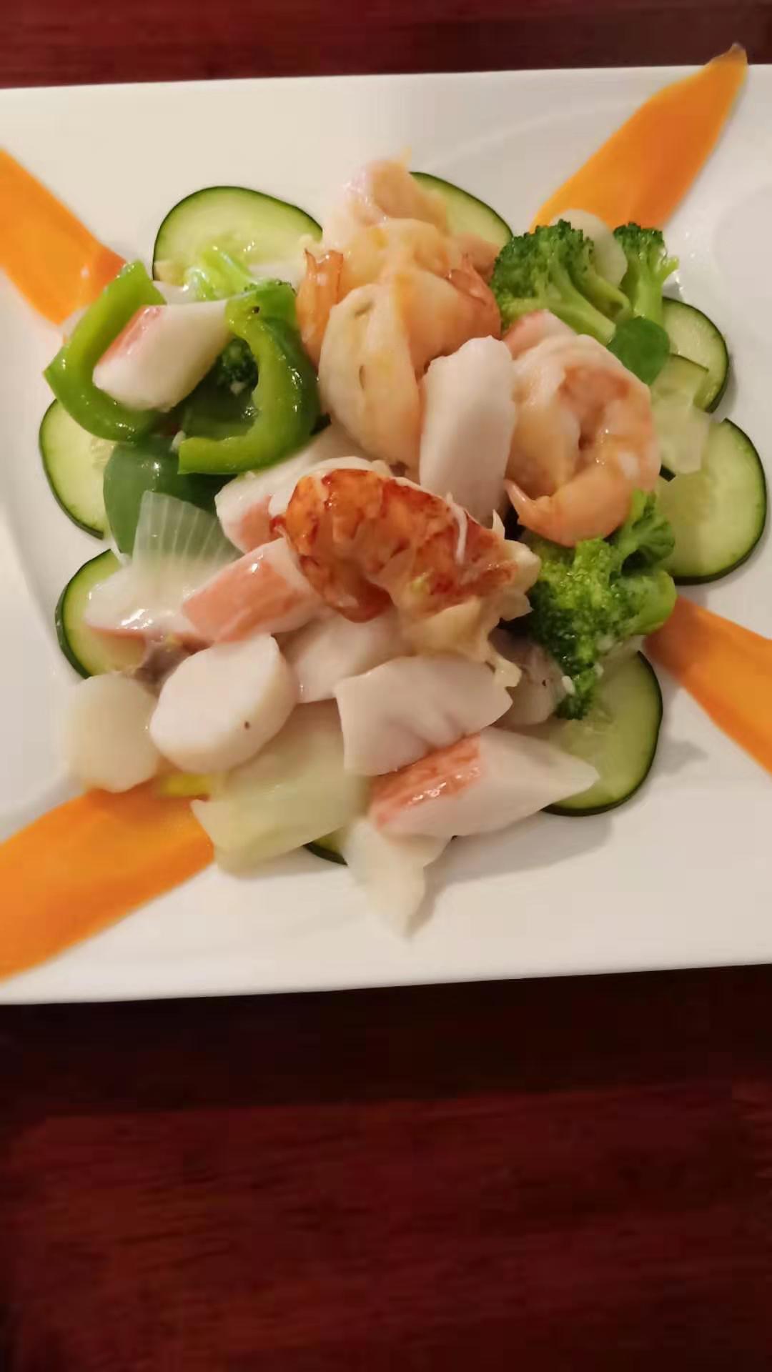 Order Seafood Combination 海鲜大会 food online from Paul Chen Hong Kong Restaurant store, Baltimore on bringmethat.com