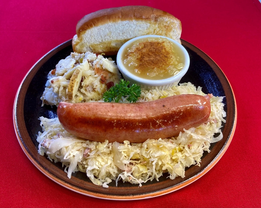 Order Garlic Knockwurst Platter food online from Schmidt Sausage Haus store, Columbus on bringmethat.com