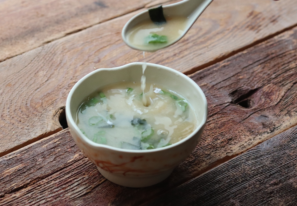Order MISO SOUP          味噌汤 food online from Wok and Roll store, Washington on bringmethat.com