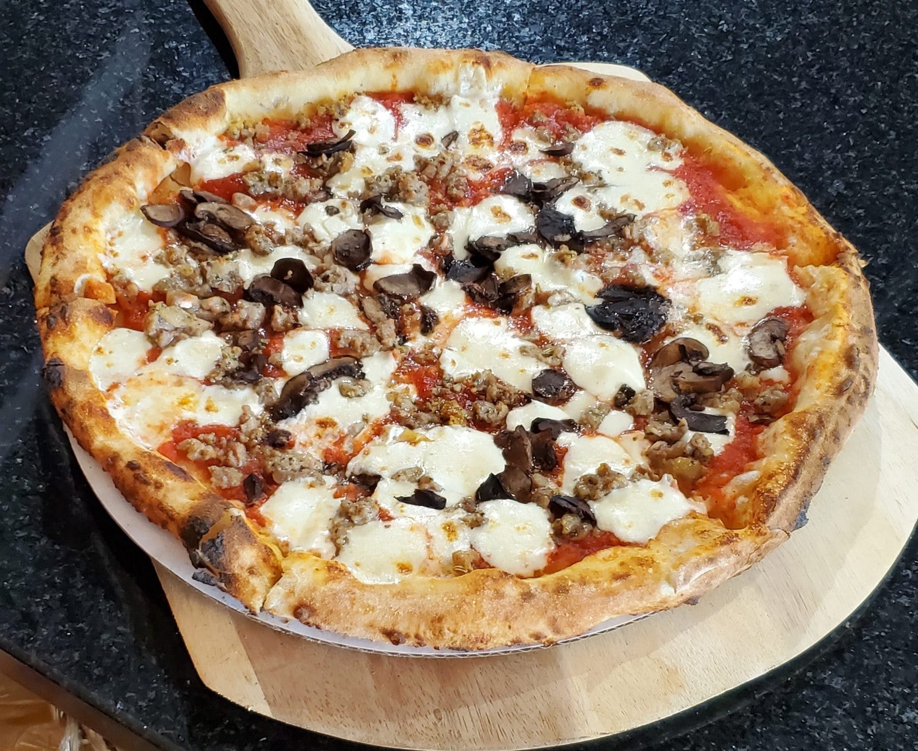 Order Italian Sausage & Mushroom Pizza - 9'' (4 Slices) food online from Bellatrino Pizzeria @ The Market store, Dallas on bringmethat.com