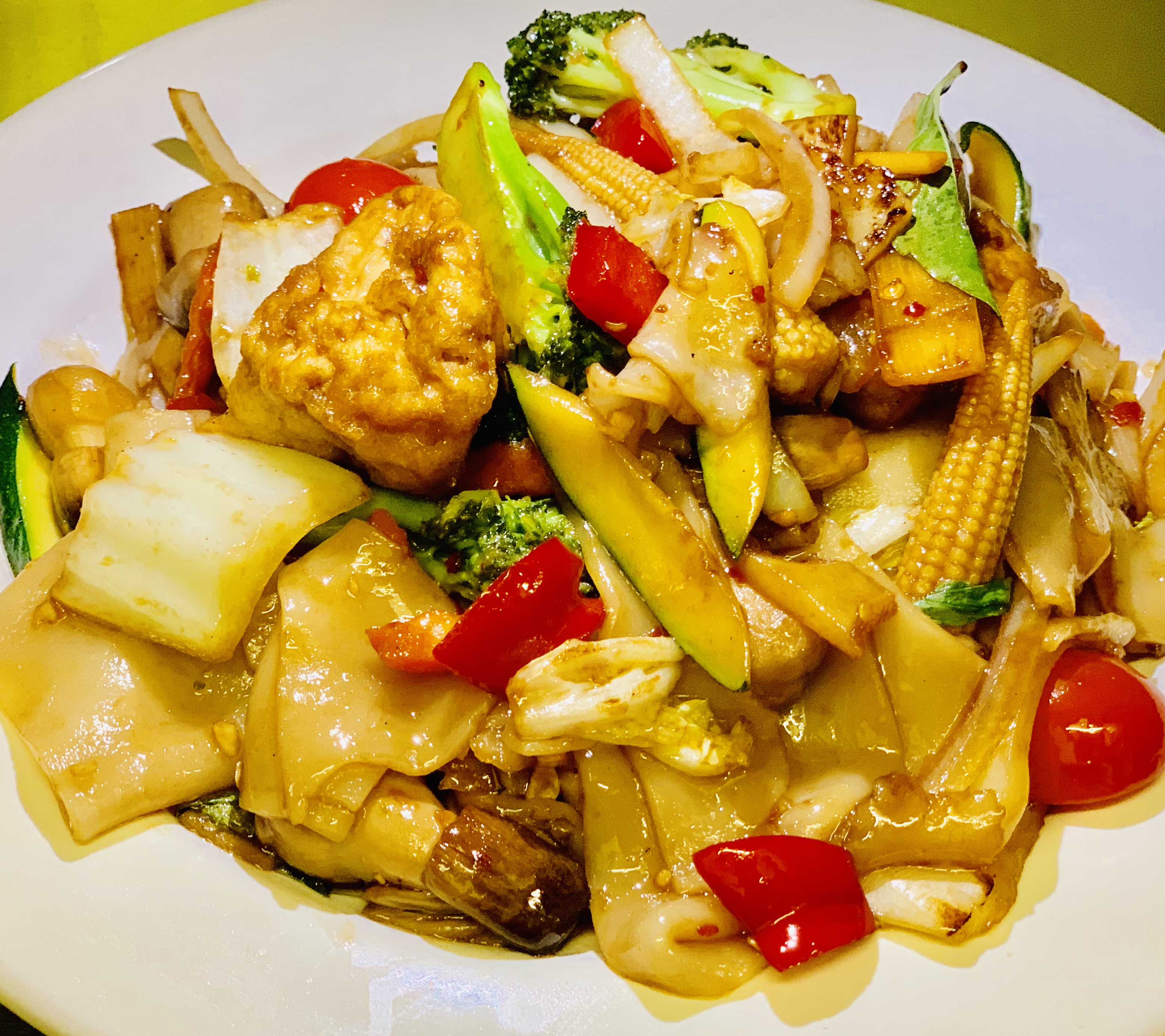 Order 52. Drunken Noodles Lunch food online from Kao Thai store, Silver Spring on bringmethat.com