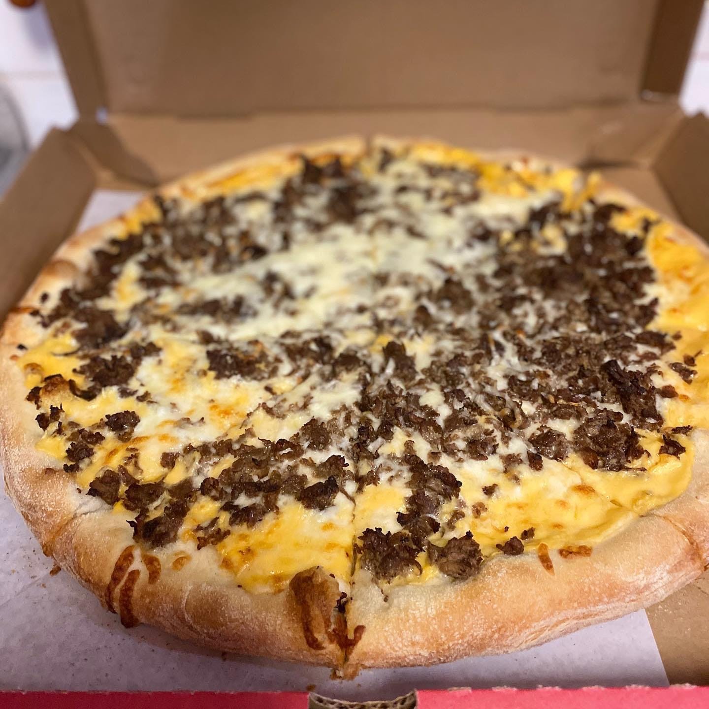 Order Cheese Steak Pizza - Personal 10" food online from Affamato Pizza & Italian Restaurant store, Norristown on bringmethat.com