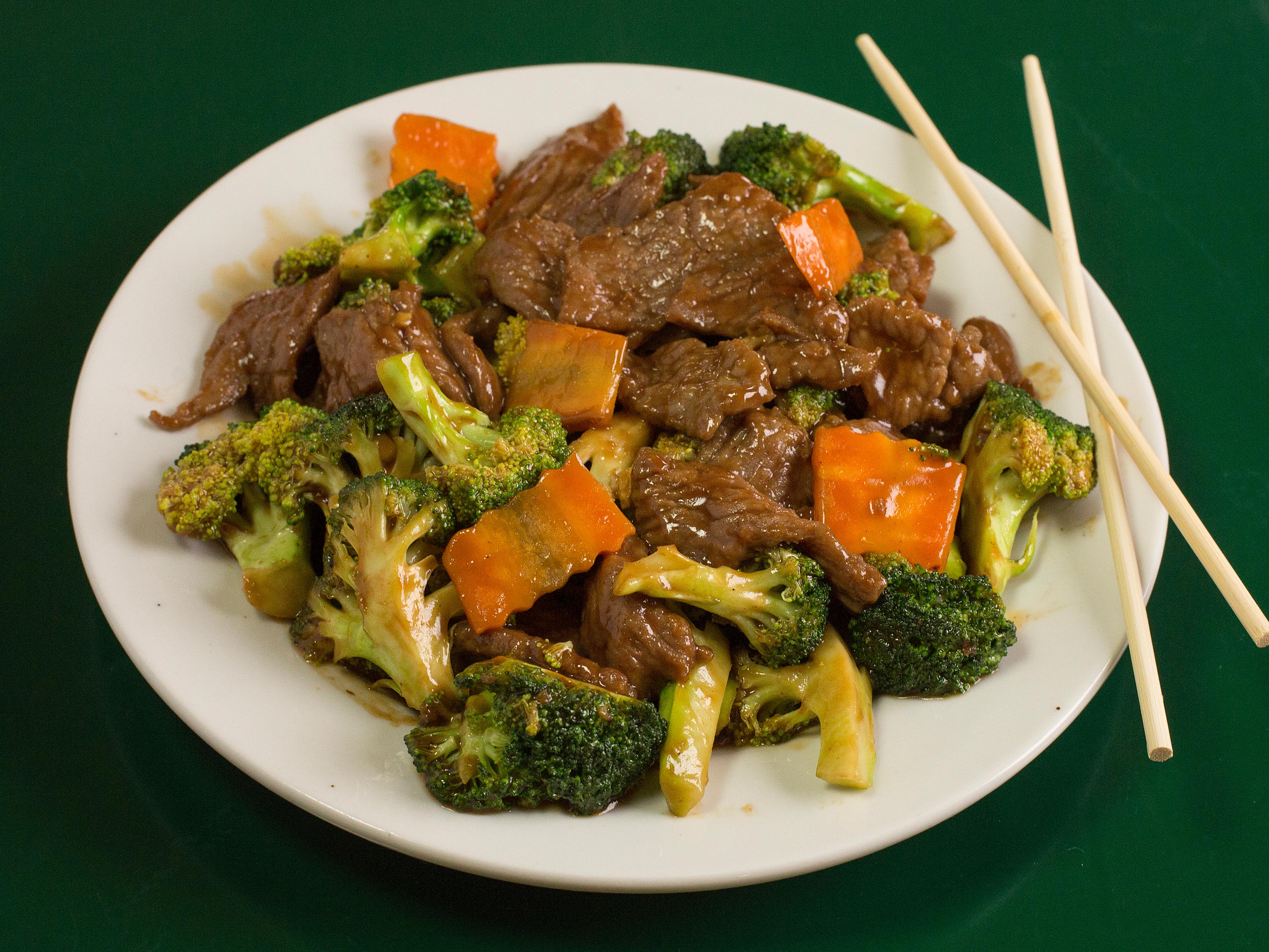 Order Beef with Broccoli food online from Egg Roll Yeh's store, Dallas on bringmethat.com