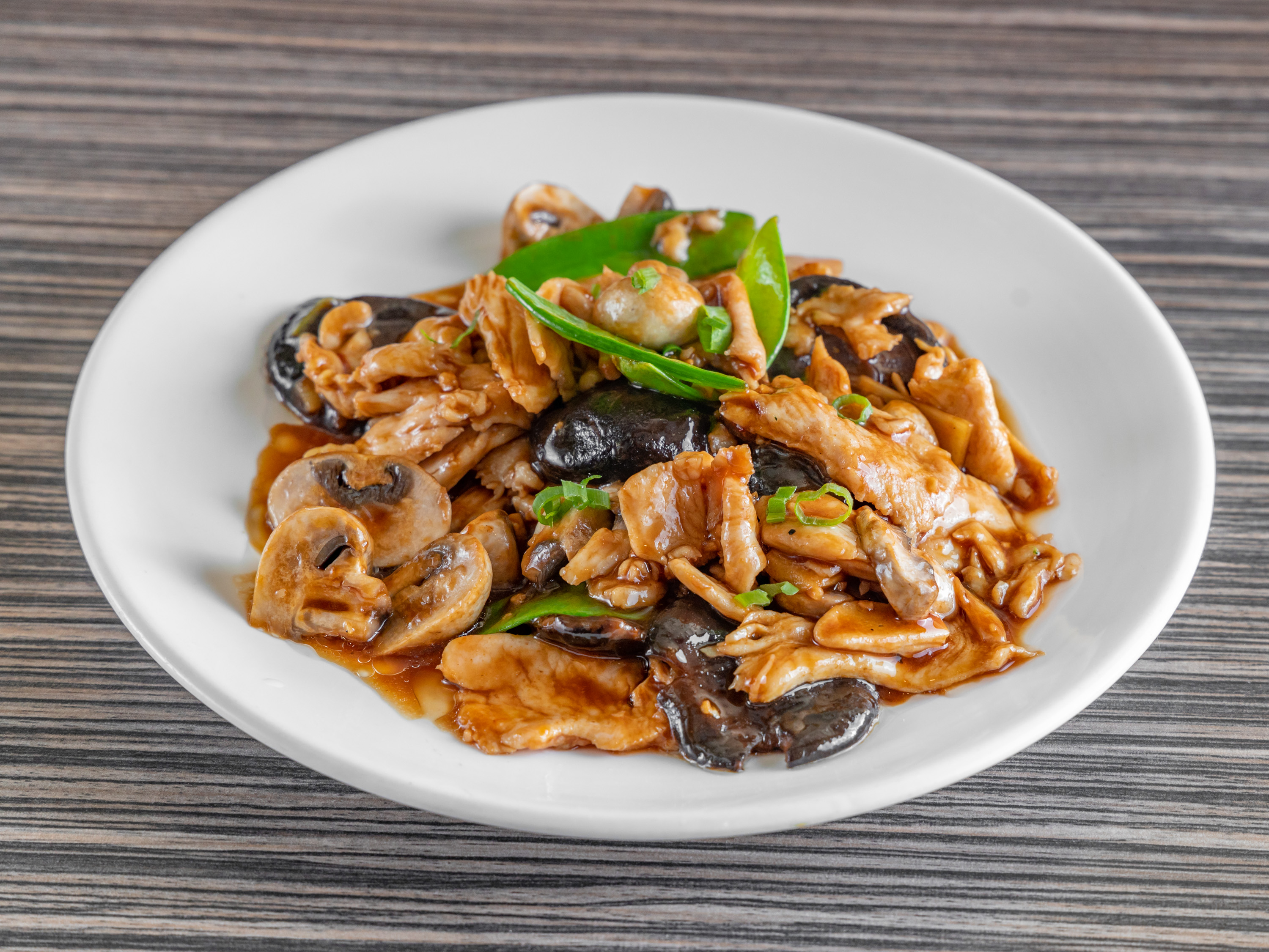Order Chicken with Mushrooms food online from Twin Dragon Restaurant store, Los Angeles on bringmethat.com