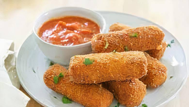 Order Side Mozzarella Cheese Sticks (6) with Marinara Dipping Sauce food online from Patty Melt Co store, Des Plaines on bringmethat.com