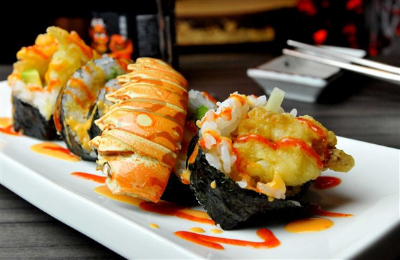 Order Lobster Tempura Roll food online from Izumi Japanese Steak House & Sushi Bar store, Windsor Locks on bringmethat.com
