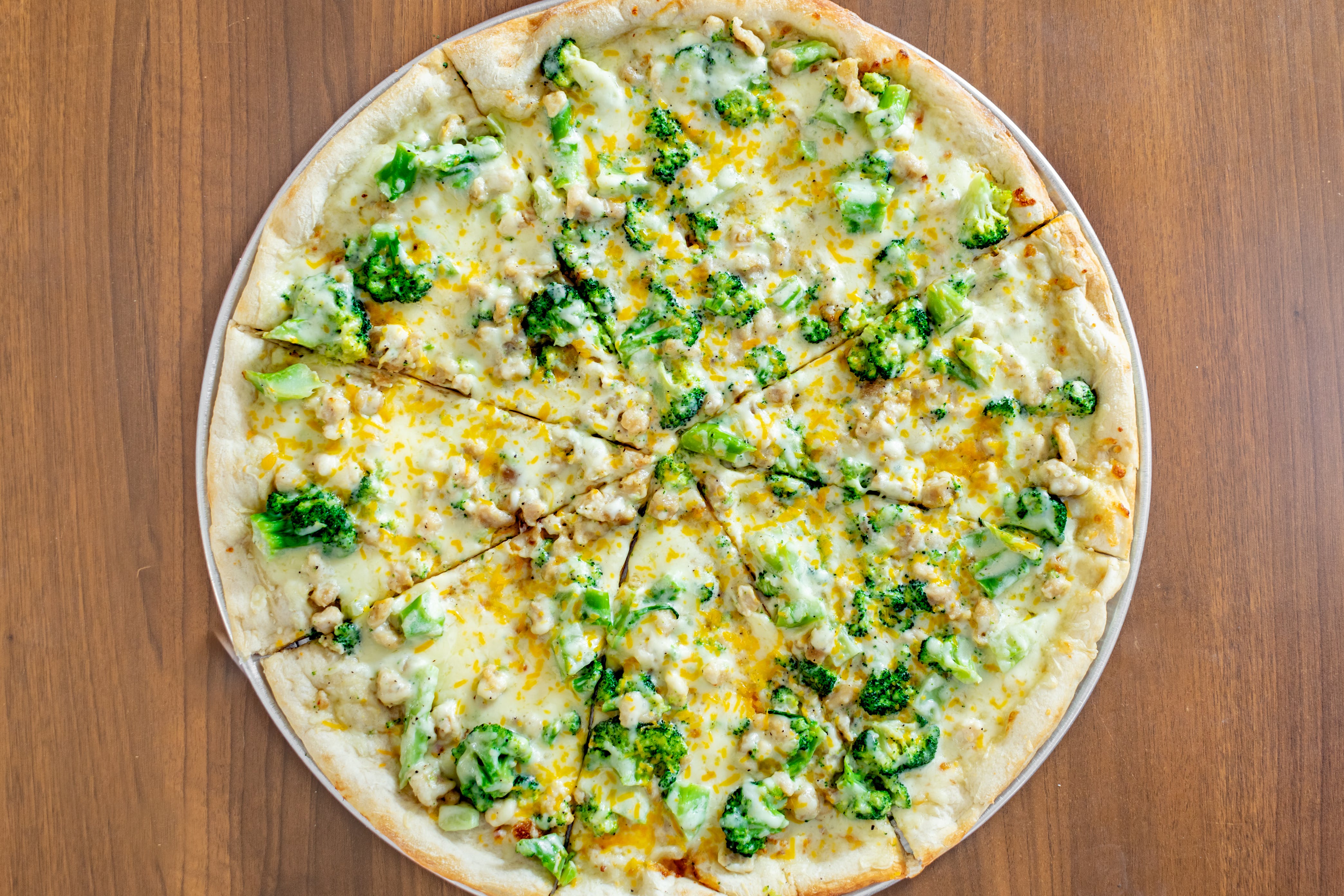 Order Chicken Alfredo Sauce with Broccoli Pizza - Large 16'' food online from Brooklyn's Pizza store, Irvington on bringmethat.com