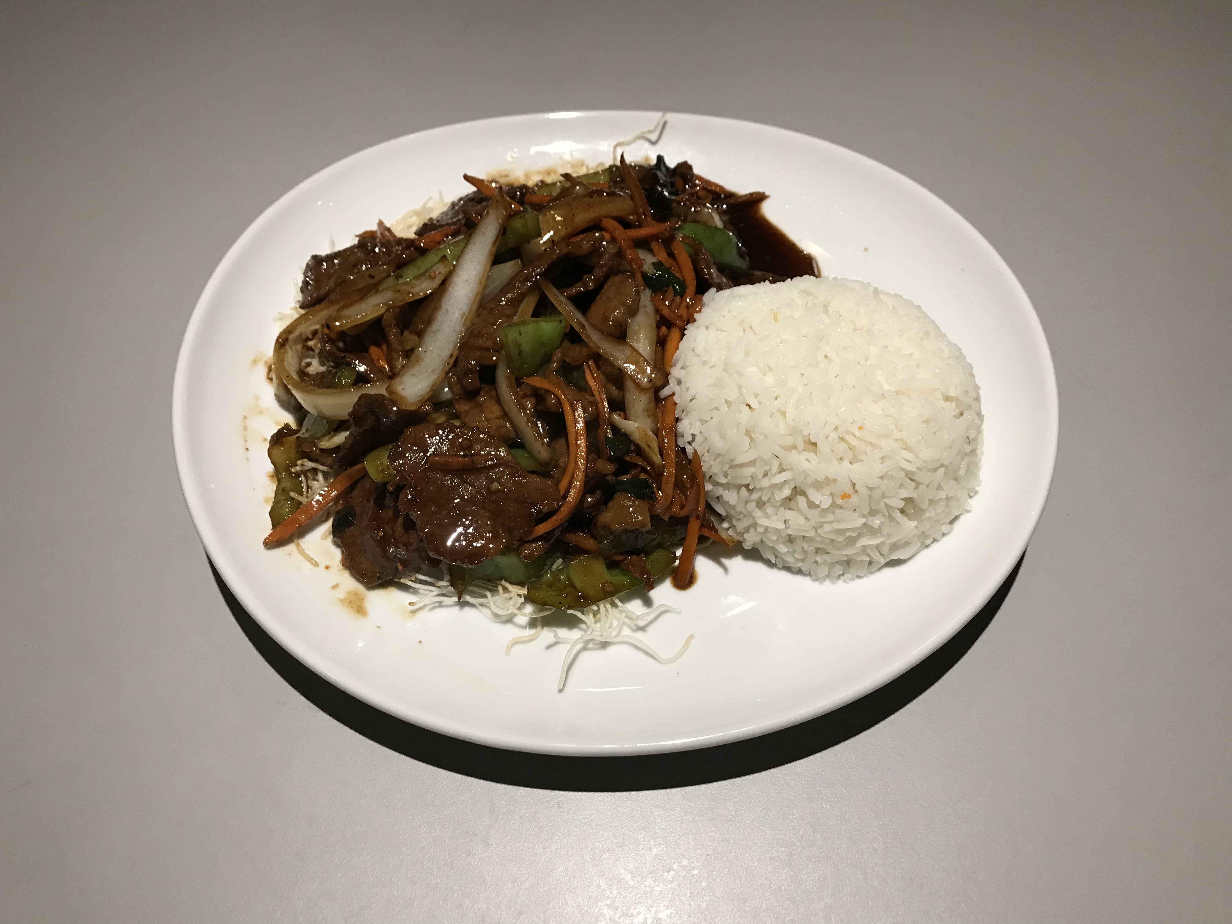 Order Mongolian Beef Lunch food online from Chiangmai Thai Restaurant store, Lynnwood on bringmethat.com