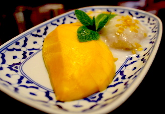 Order Sweet Sticky Rice with Mango food online from Chai Thai Noodles store, Hayward on bringmethat.com