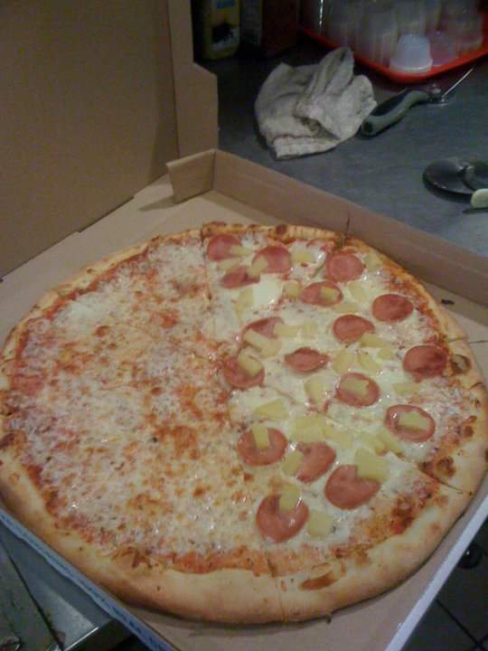 Order E. Hawaiian Deluxe Pizza food online from Pepes Pizza store, North Richland Hills on bringmethat.com
