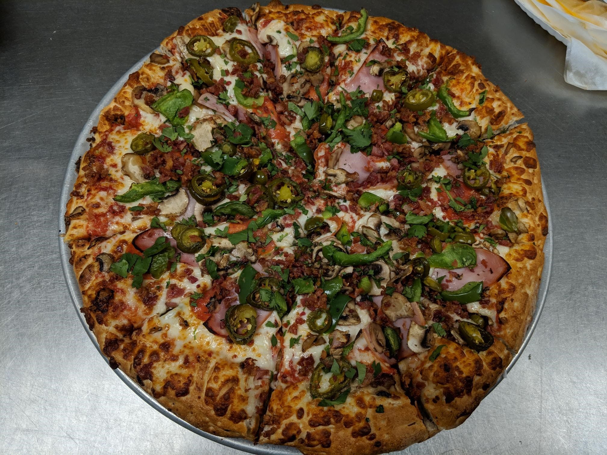 Order Jessica's Special Pizza - Individual food online from Lamppost Pizza* store, Corona on bringmethat.com