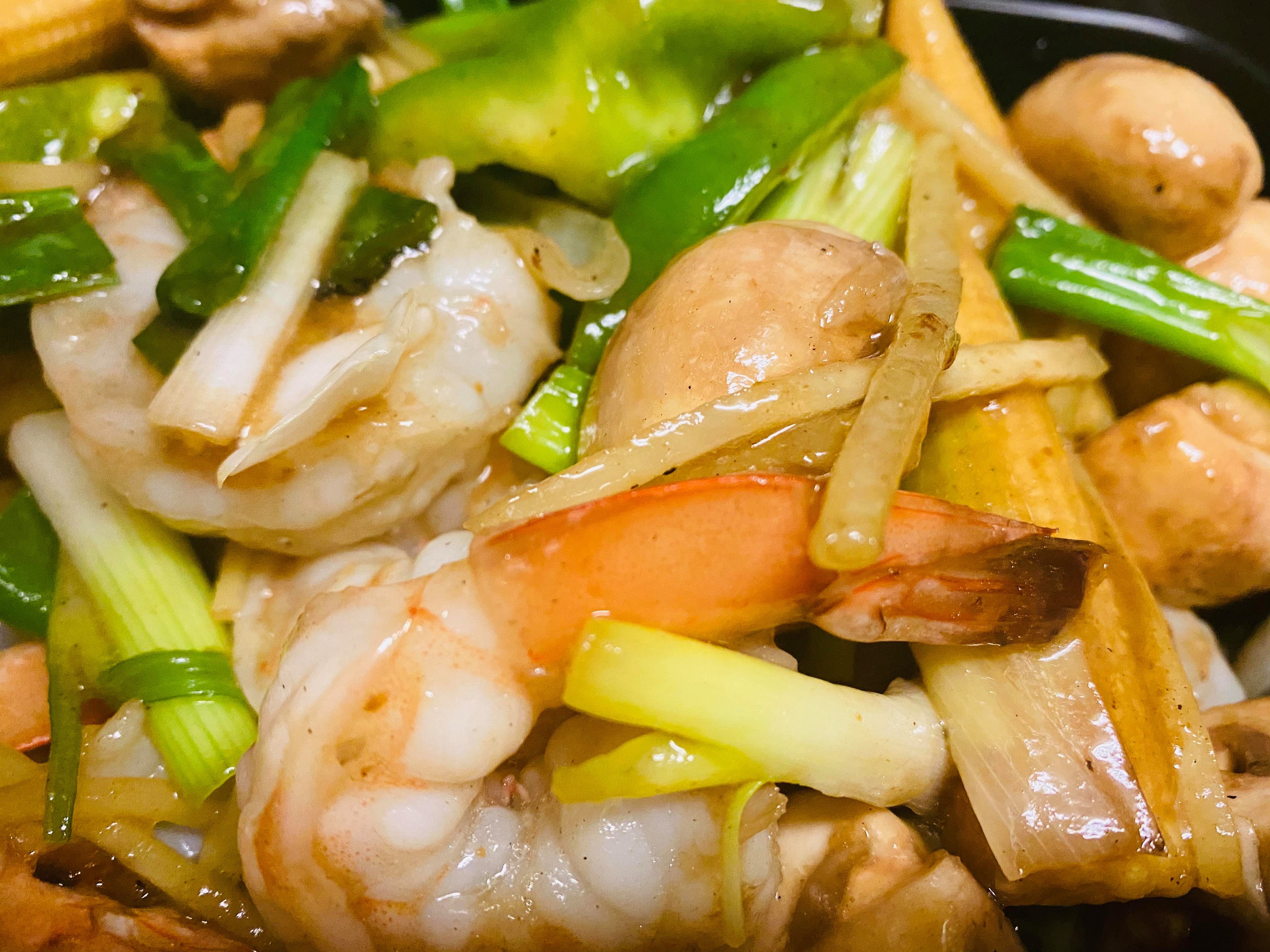 Order Ginger Dinner Combo food online from Brown Rice Thai Cuisine store, West Boylston on bringmethat.com