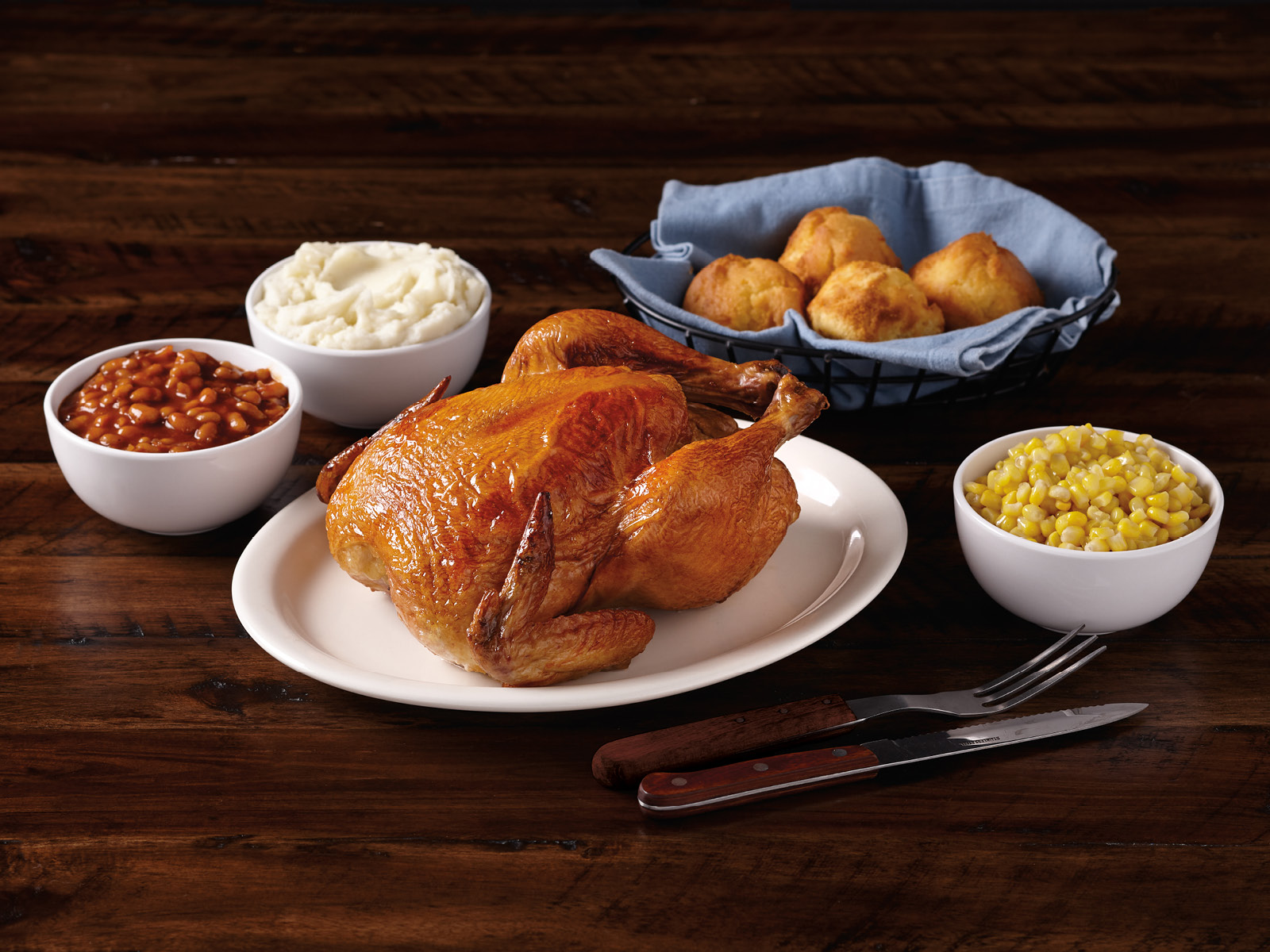 Order Rotisserie Dinner for 4 - Served Hot food online from Hy-Vee Mealtime store, Pleasant Hill on bringmethat.com