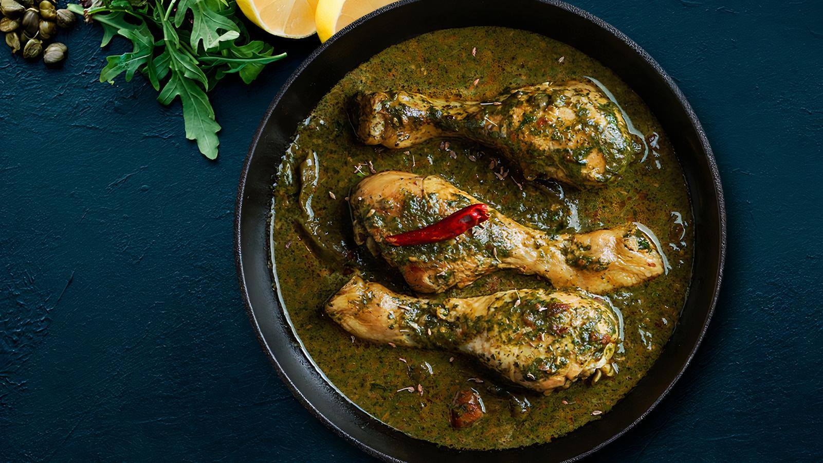 Order Saag Chicken Curry food online from Fire Biryani store, San Francisco on bringmethat.com
