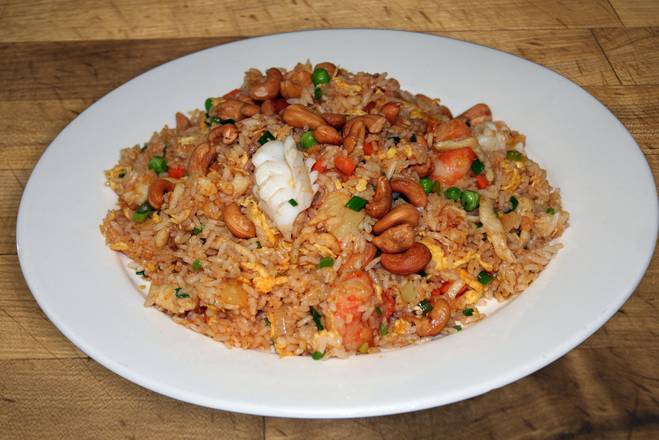 Order Pineapple Fried Rice food online from Ginger Cafe store, Sunnyvale on bringmethat.com