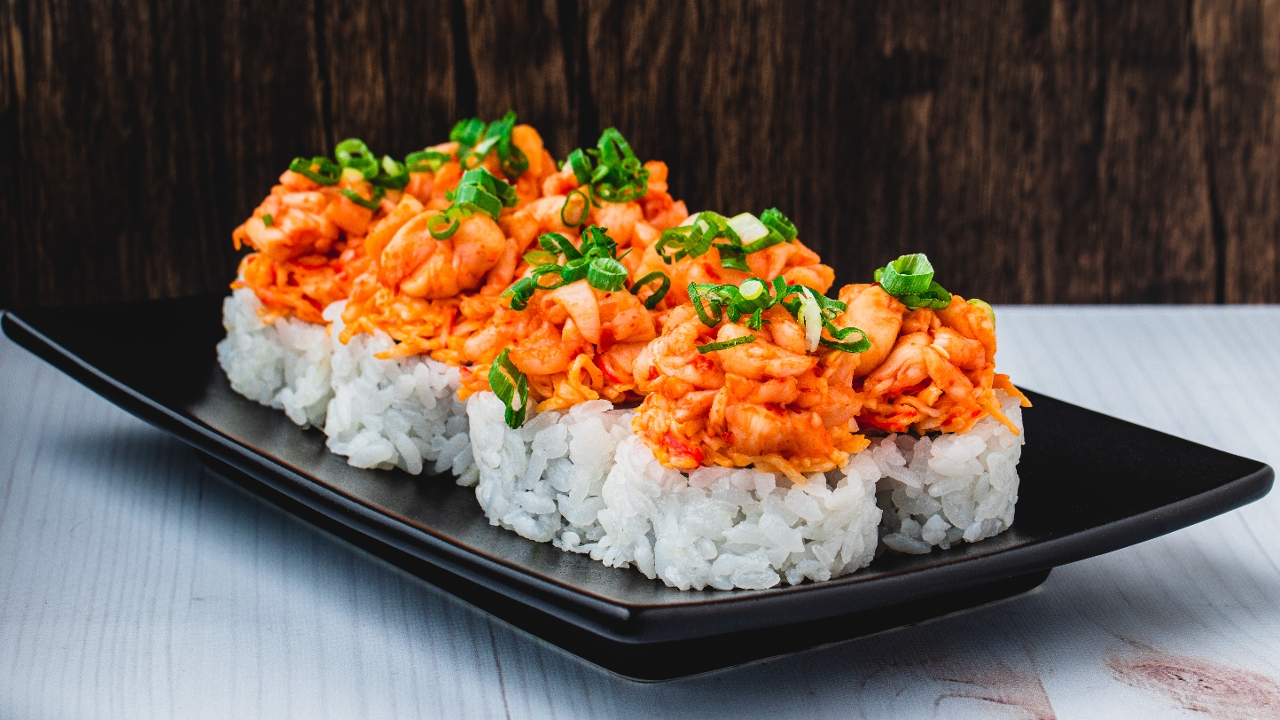 Order Maxie Roll food online from Bento & Noodles store, Chula Vista on bringmethat.com